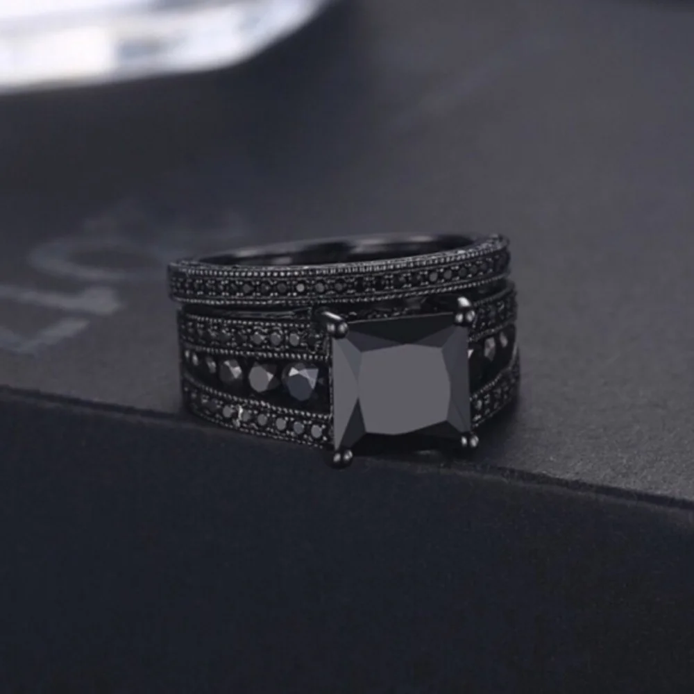 NEW 5CT Black Sapphire 18K Gold Ring - Picture 6 of 6